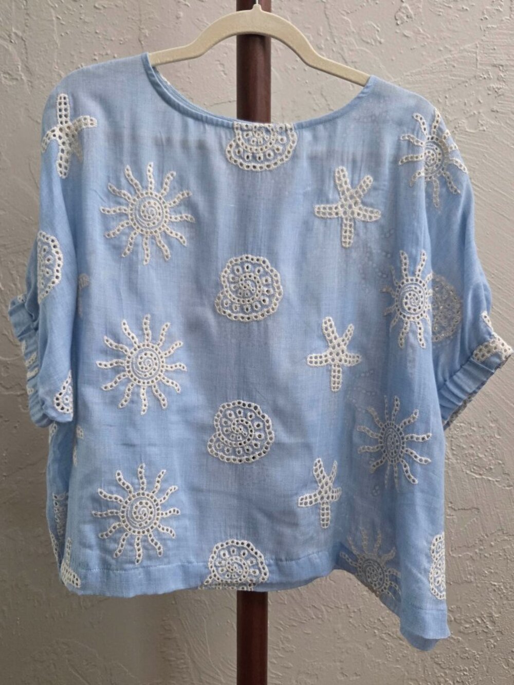 T33.‎ Coastal Embroidered Eyelet Blue Top